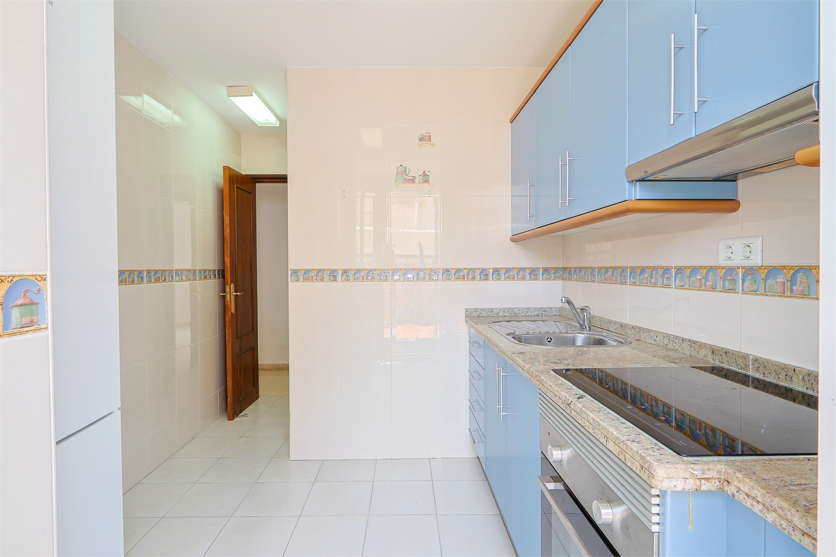 Spacious Apartment near Plaza Cavana, Nerja - 17