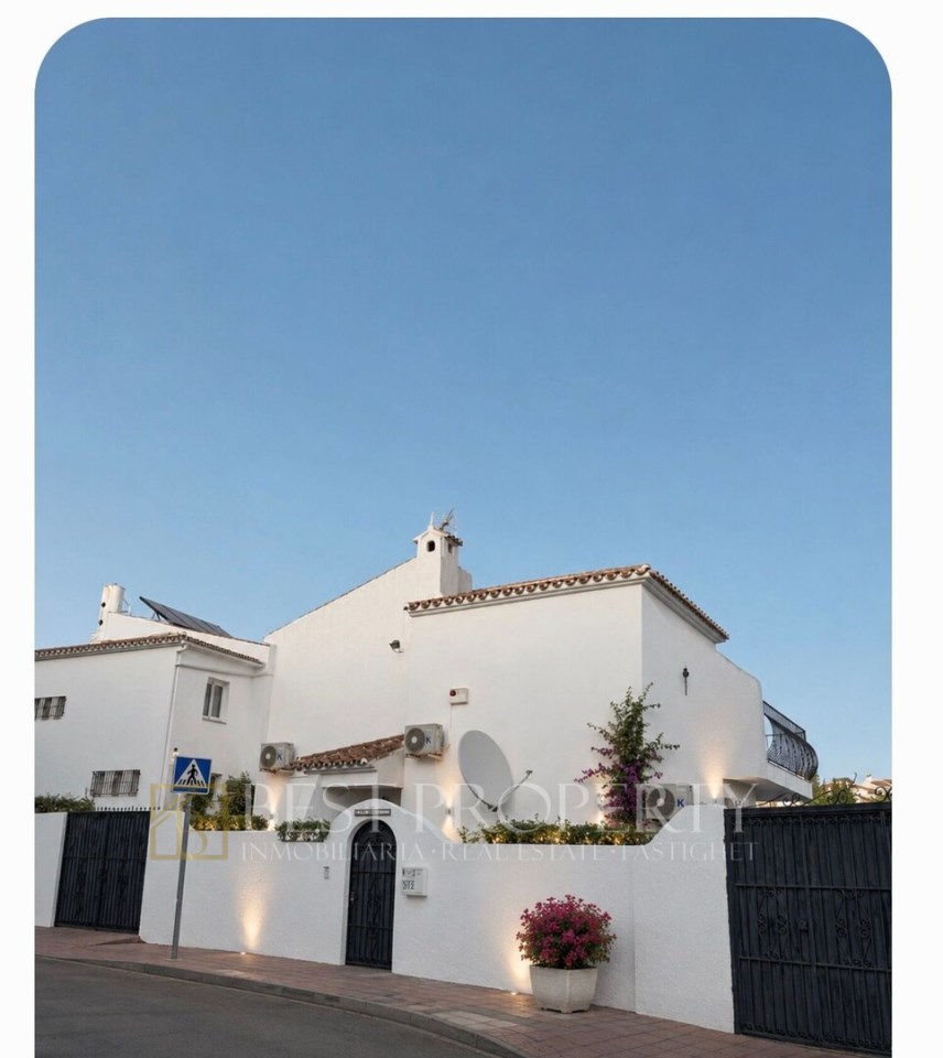 Villa for Sale in Nueva Nerja, Nerja | 3 Bed | Sea Views | Pool - photo 1