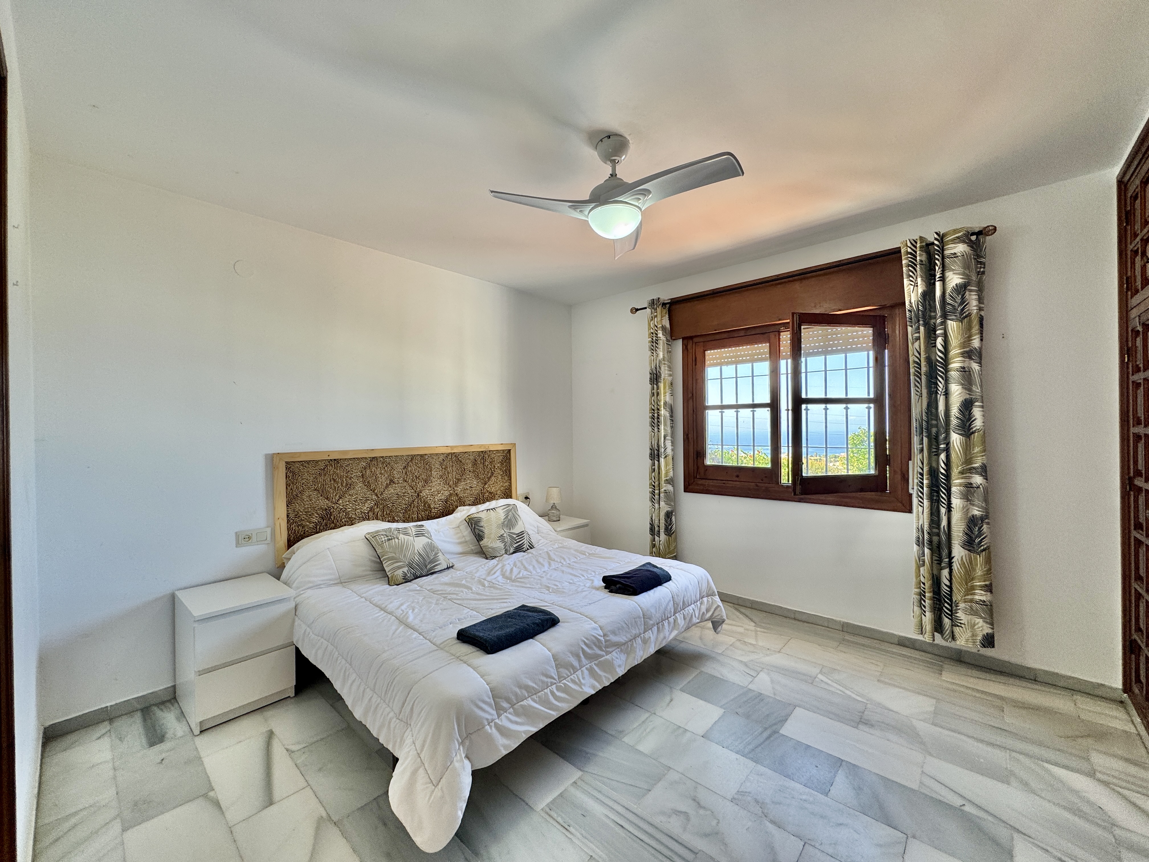 Villa for sale in Nerja with Incredible Sea Views - 12