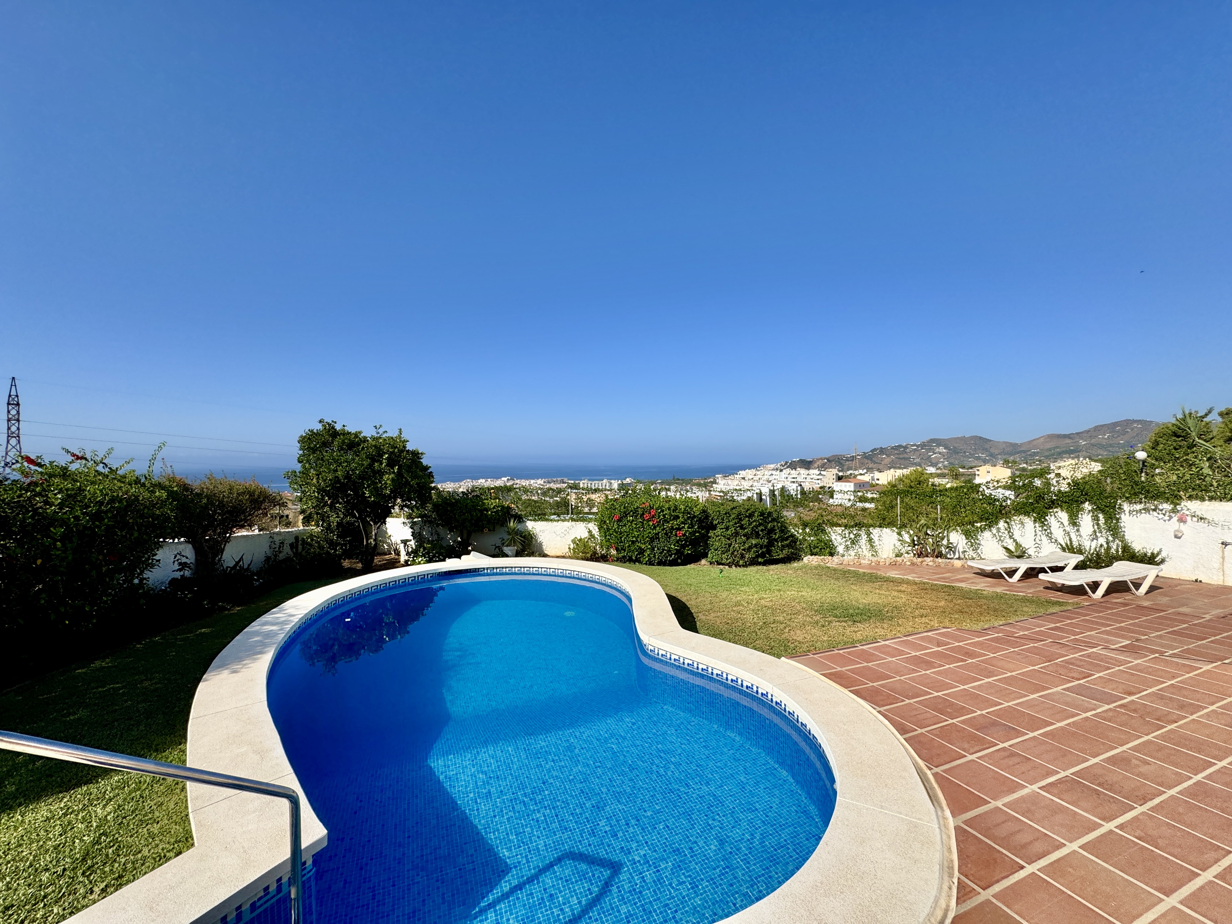Villa for sale in Nerja with Incredible Sea Views - 3