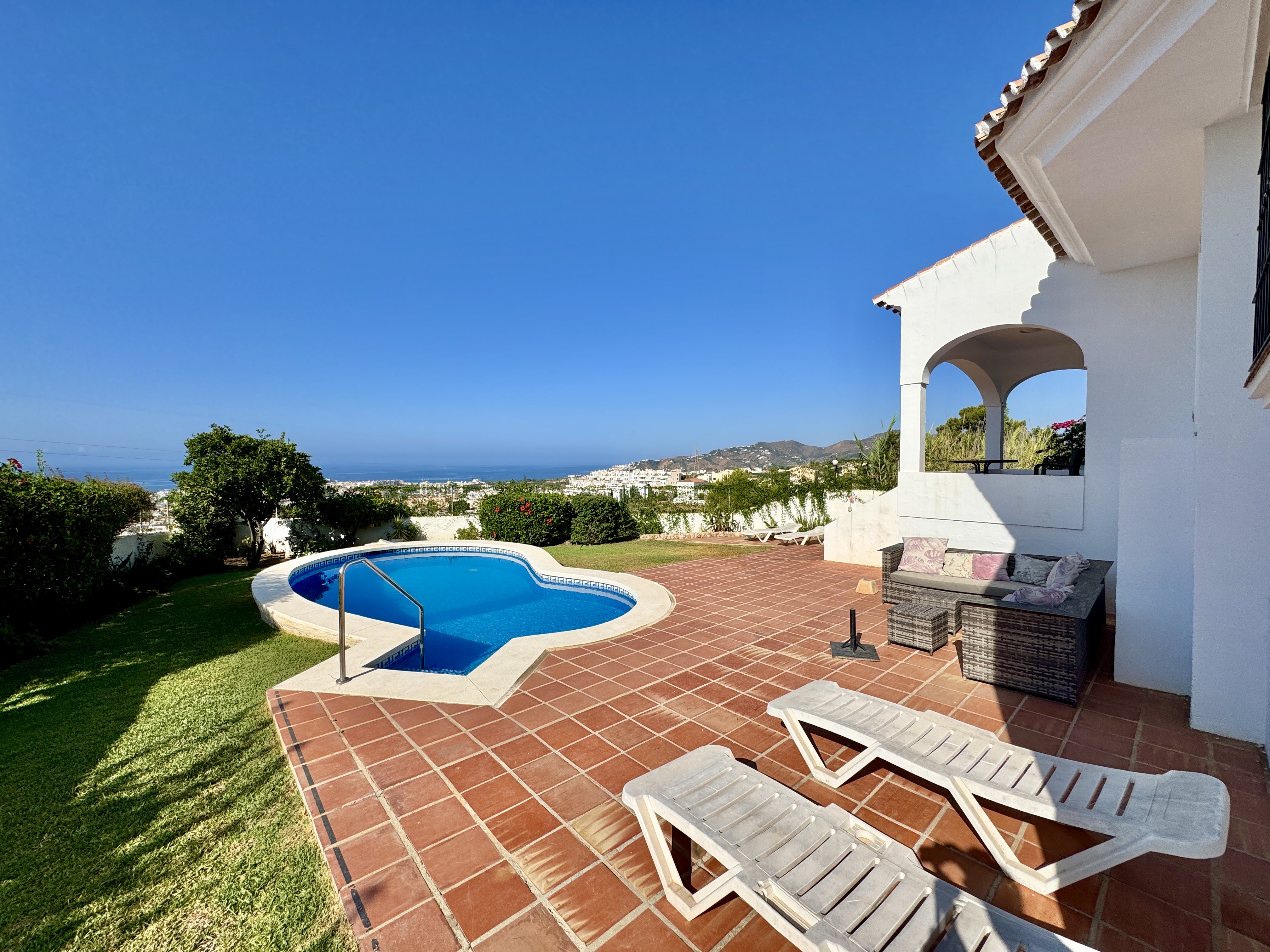 Villa for sale in Nerja with Incredible Sea Views - 4