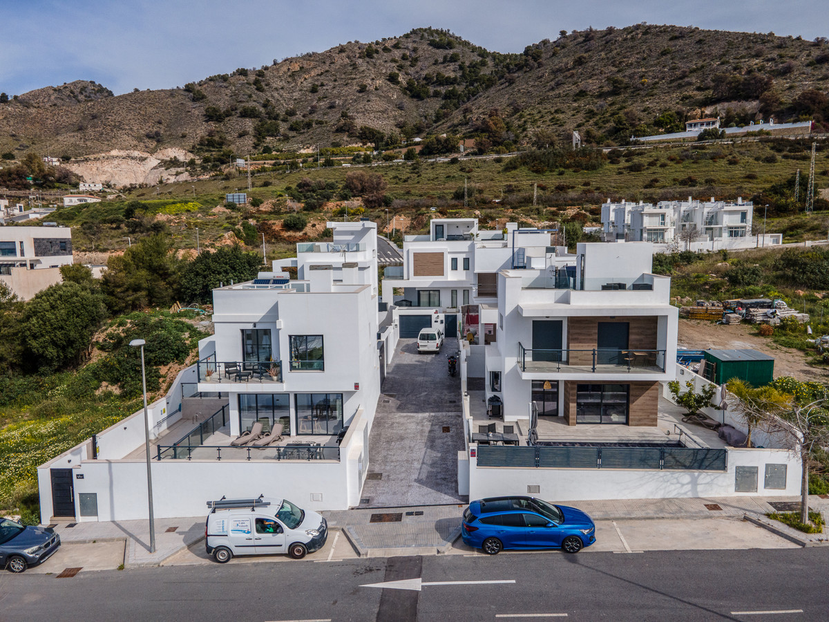 Newly Built Villa with Sea Views in West Nerja - 2