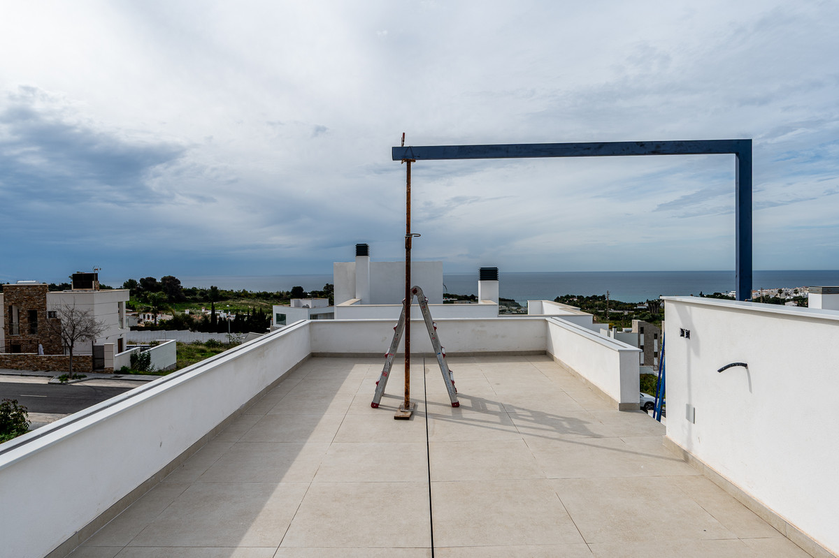 Newly Built Villa with Sea Views in West Nerja - 4