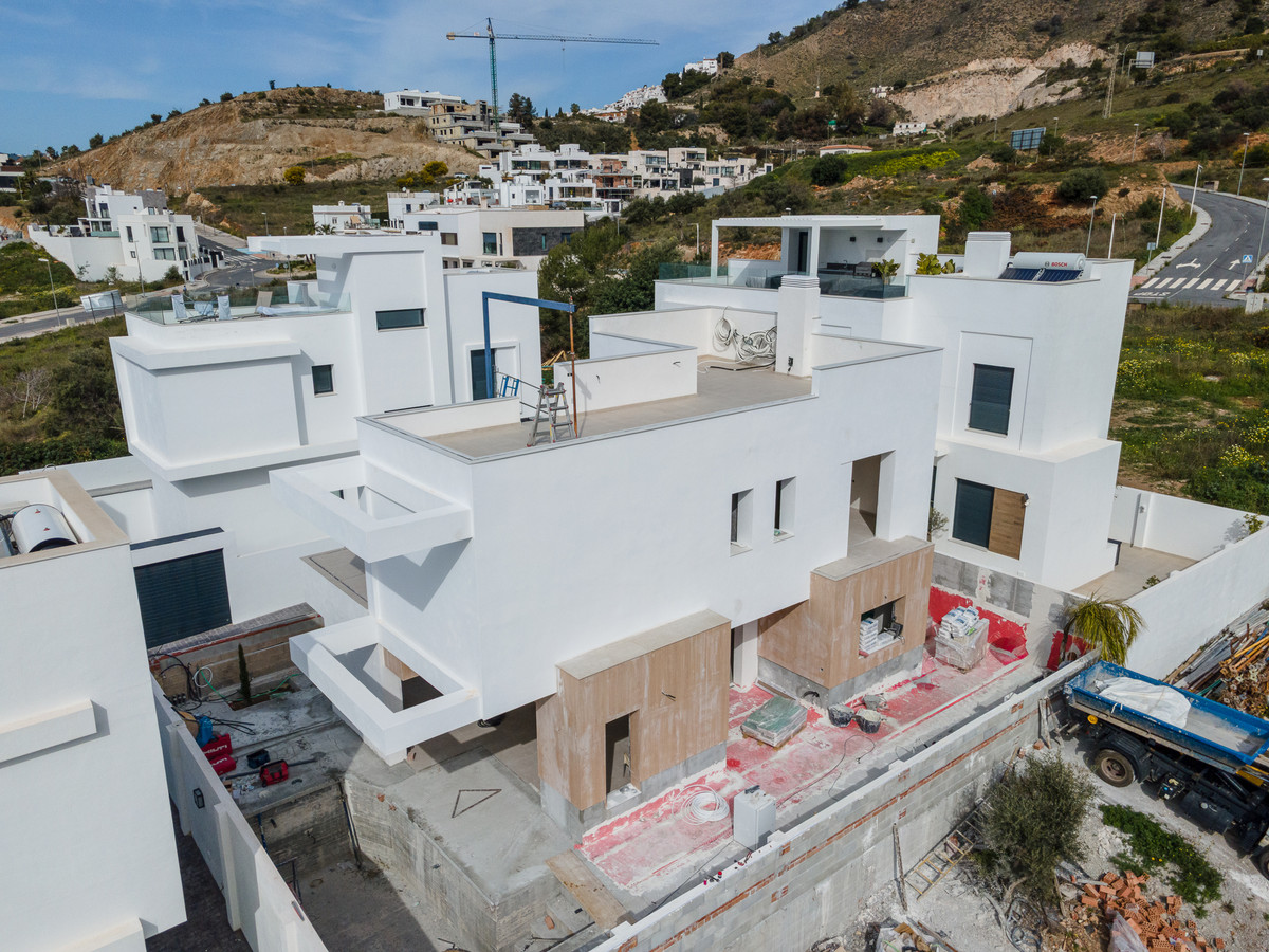 Newly Built Villa with Sea Views in West Nerja - 5