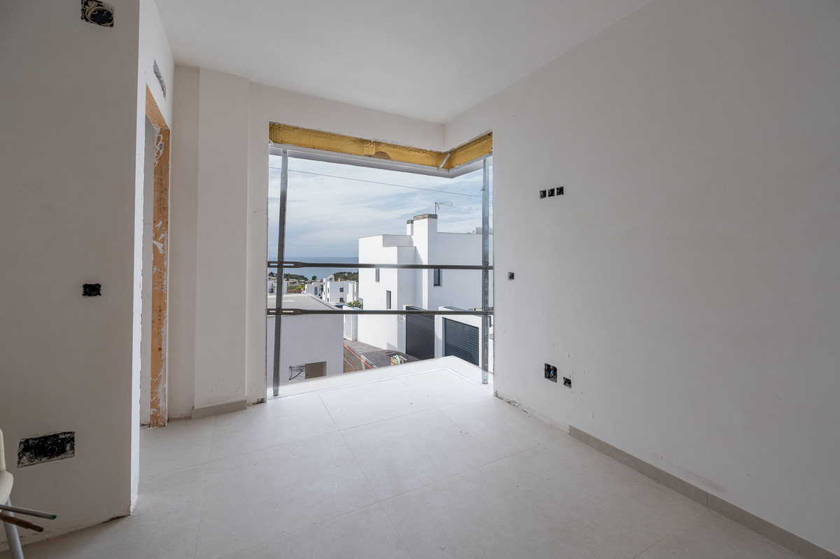 Newly Built Villa with Sea Views in West Nerja - 7