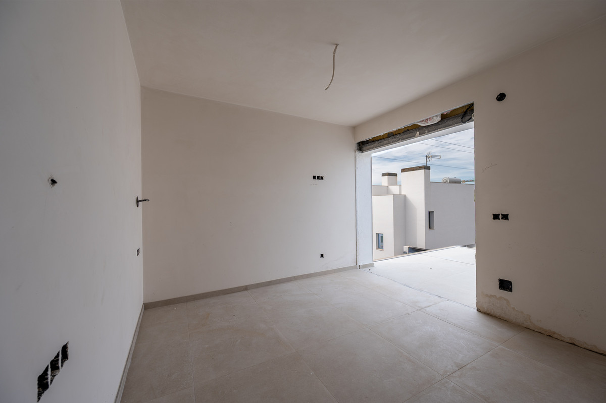 Newly Built Villa with Sea Views in West Nerja - 10