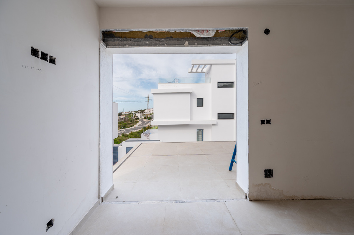 Newly Built Villa with Sea Views in West Nerja - 11