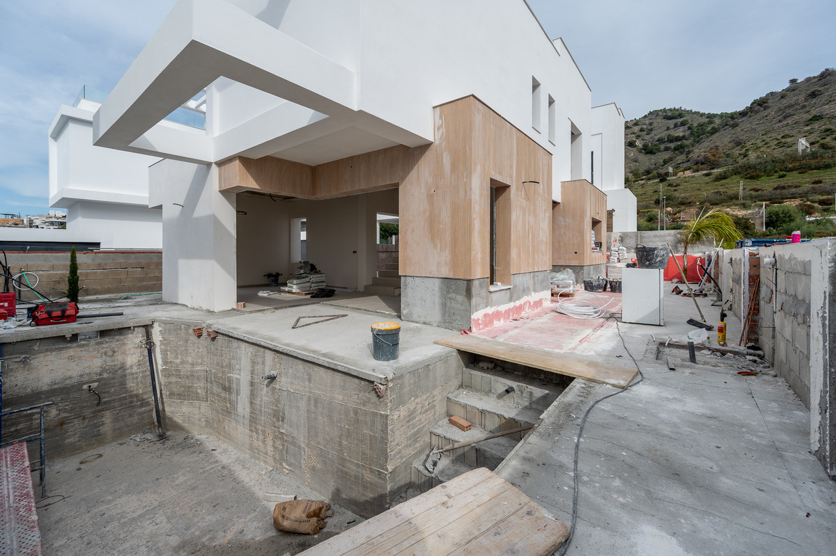 Newly Built Villa with Sea Views in West Nerja - 14