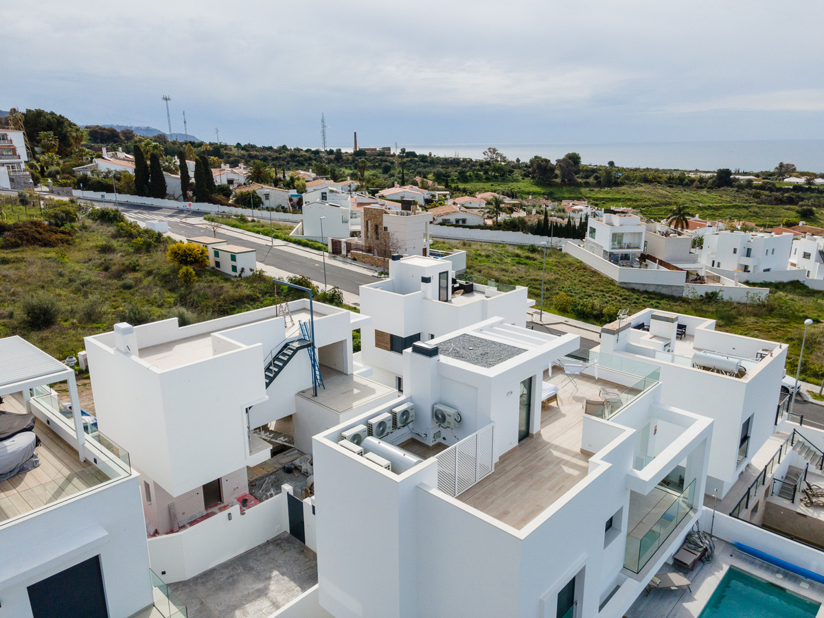 Newly Built Villa with Sea Views in West Nerja - 24