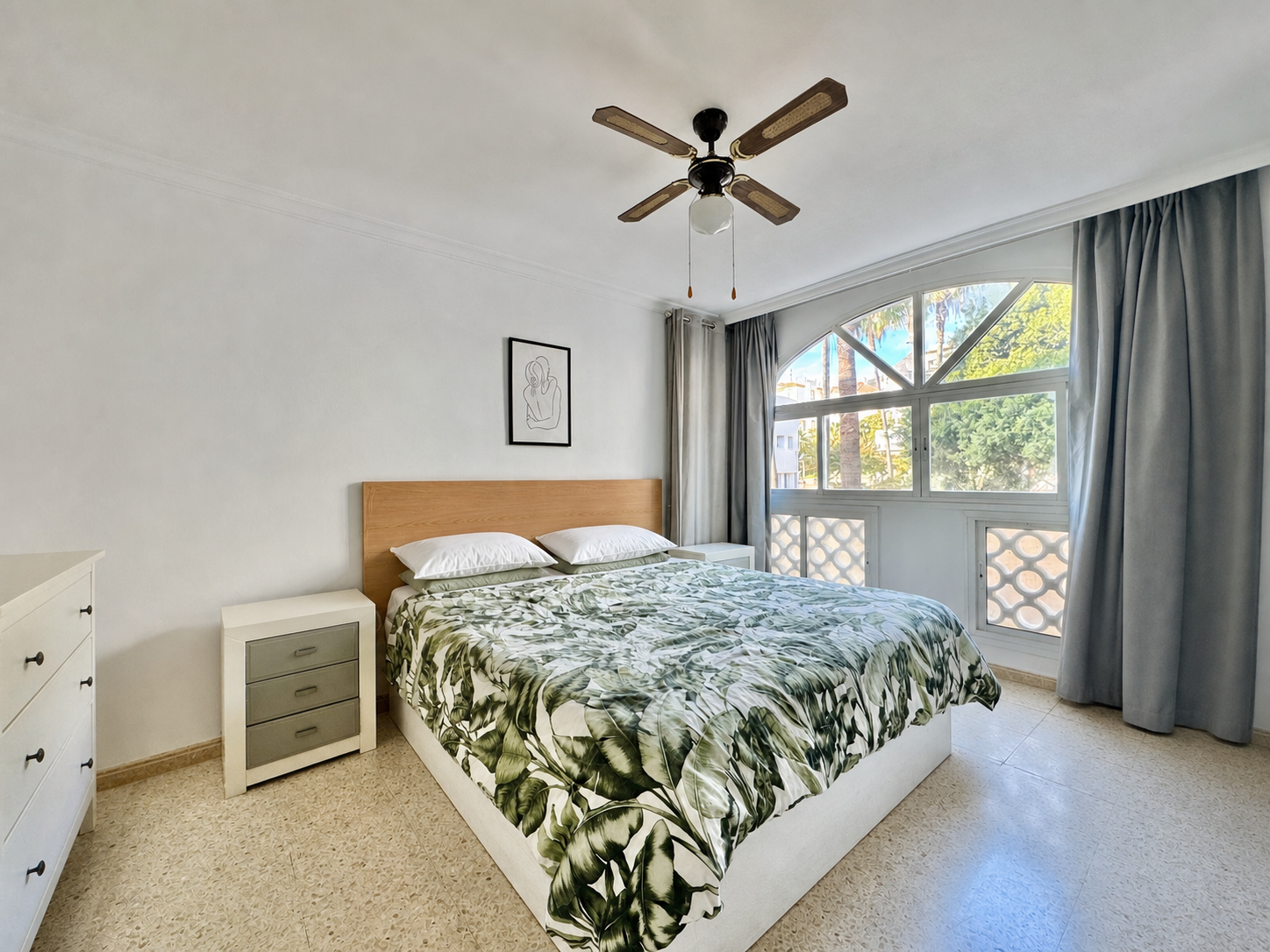 Apartment for sale in Benalmádena - bright living room