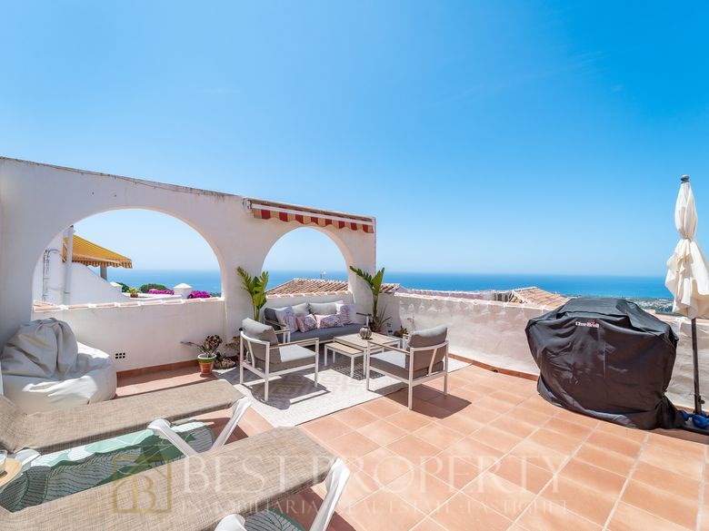 Penthouse with sea views for sale in San Juan de Capistrano, Nerja. Tourist license!