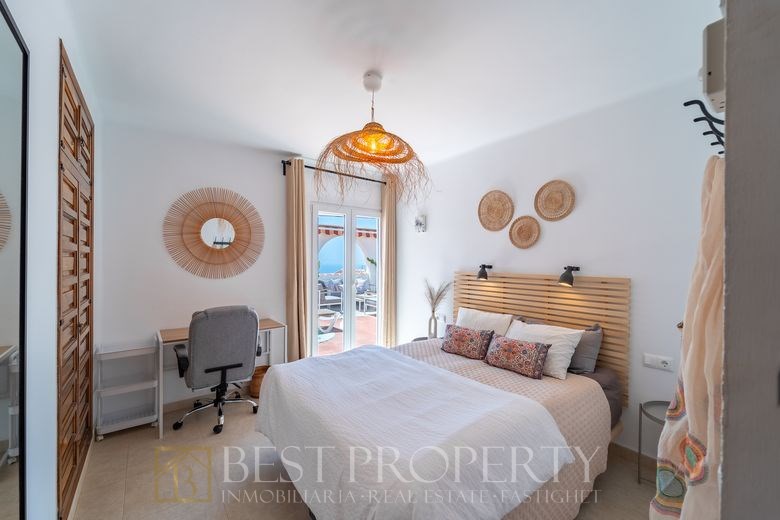 Penthouse with sea views in San Juan de Capistrano, Nerja
