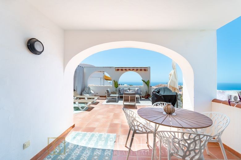 Penthouse with sea views in San Juan de Capistrano, Nerja