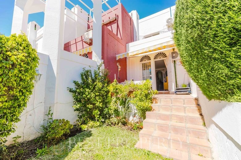 Townhouse for sale in Capistrano, Nerja - Private garden