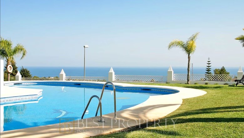 Townhouse for sale in Capistrano, Nerja - Private garden