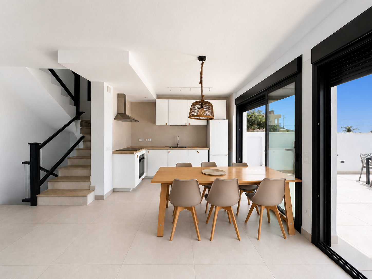 Villa for sale in Nerja - fitted kitchen