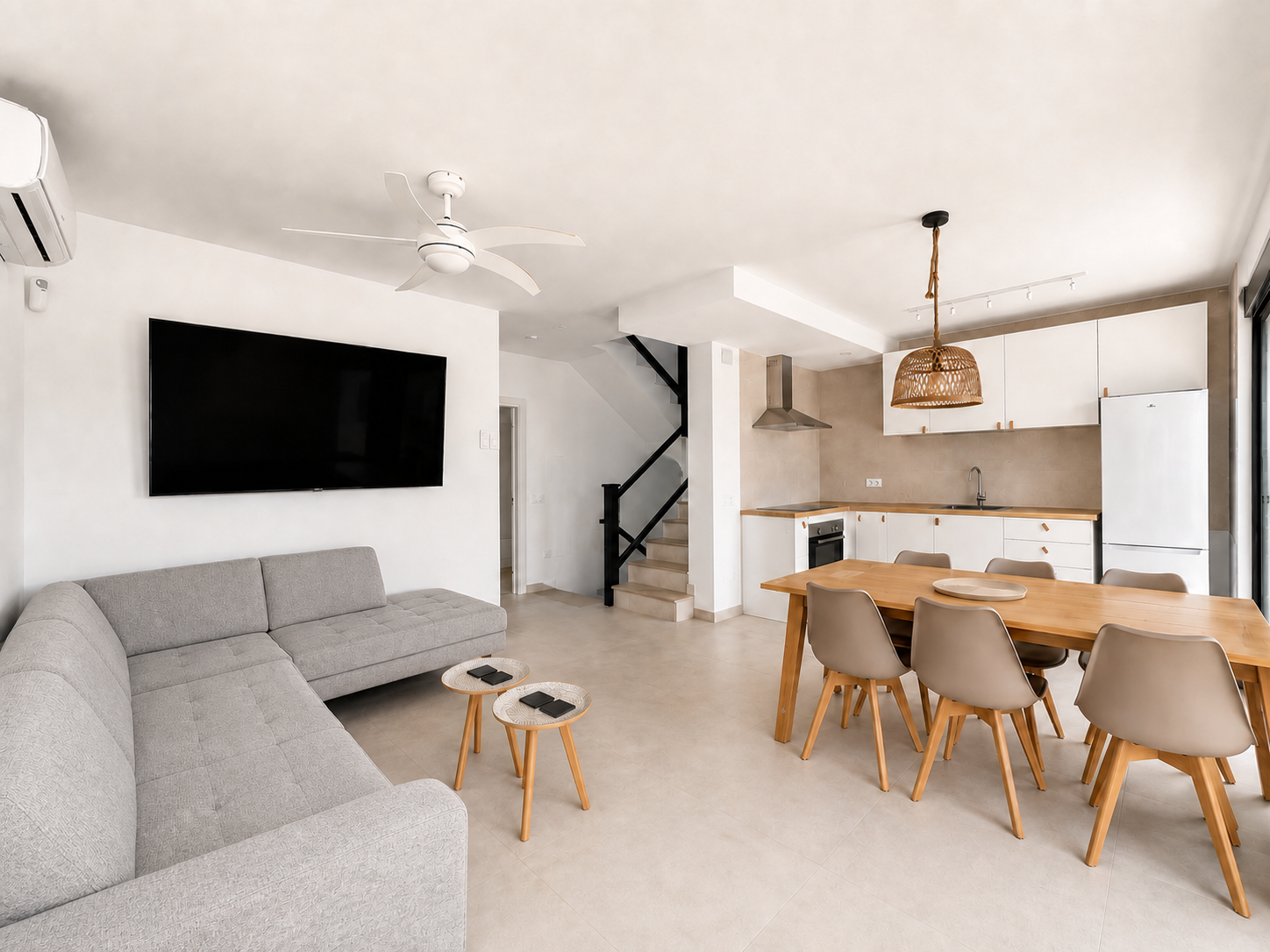 Villa for sale in Nerja - bright living room