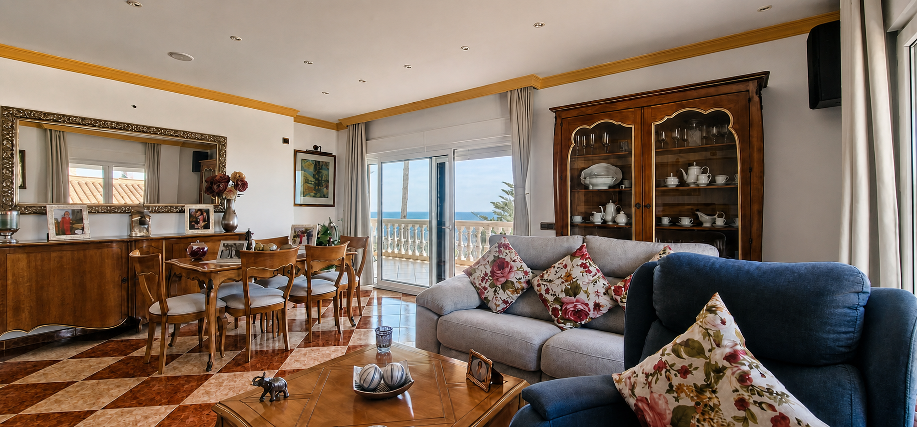 Bright living dining room with terrace access