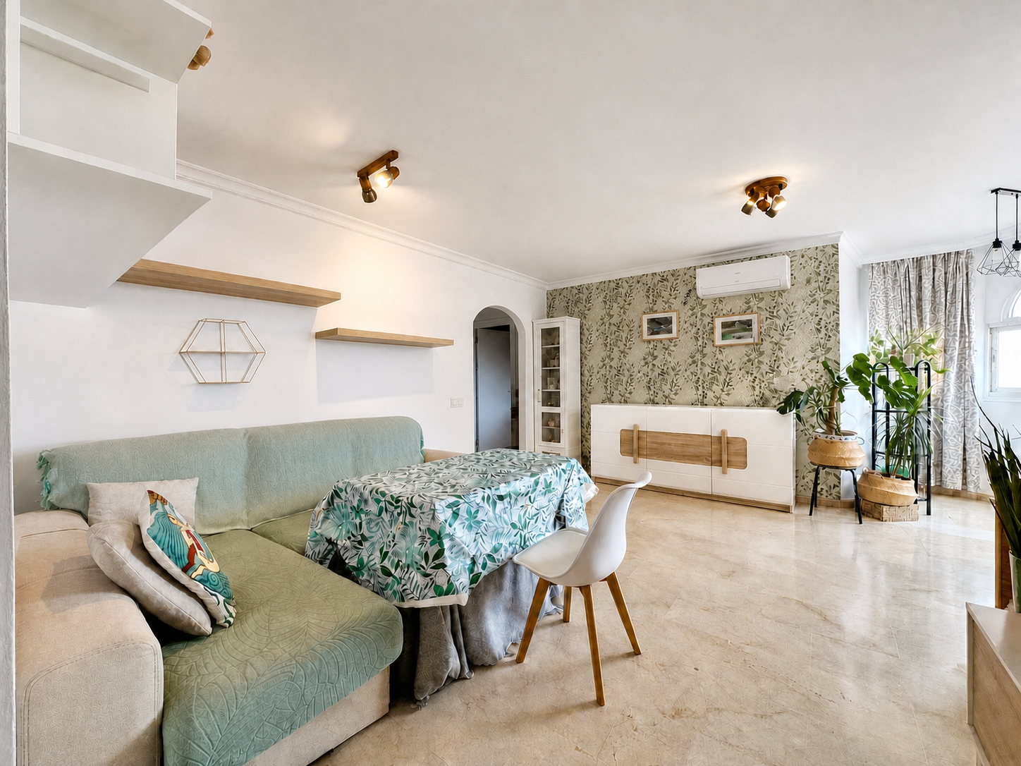 Apartment for Sale in Benalmádena, Arroyo de la Miel | 3 Bed | SOLD