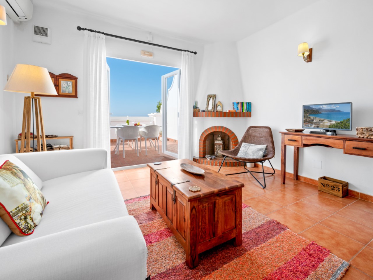 Apartment in Burriana, Nerja - Image 10