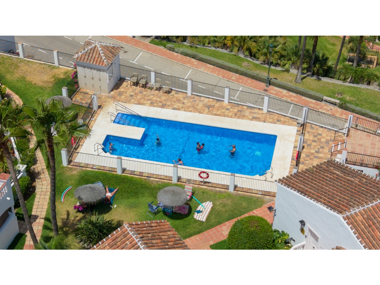 Apartment in Burriana, Nerja - Image 15