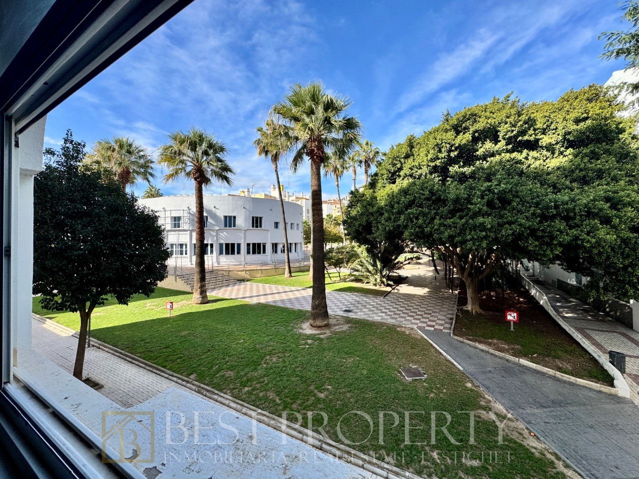 Apartment for sale in Benalmádena, Arroyo de la Miel - Photo 8