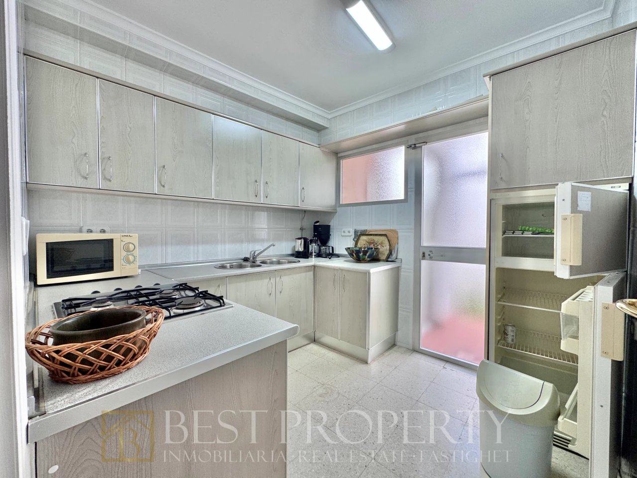 Beachfront apartment Carabeo Nerja - Image 7