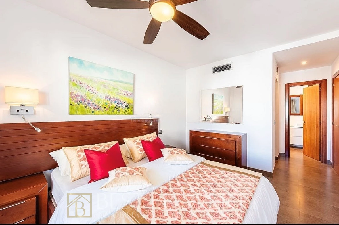 Luxury penthouse Plaza España Nerja - Image 12
