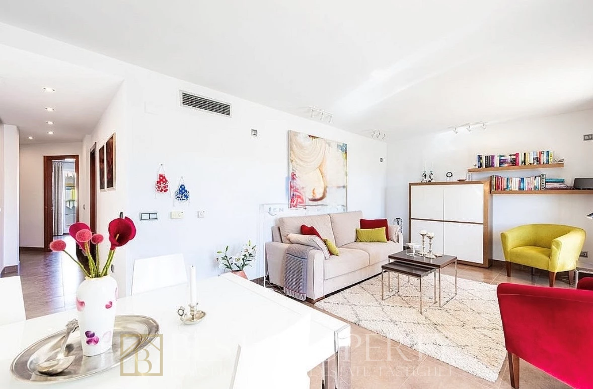 Luxury penthouse Plaza España Nerja - Image 8