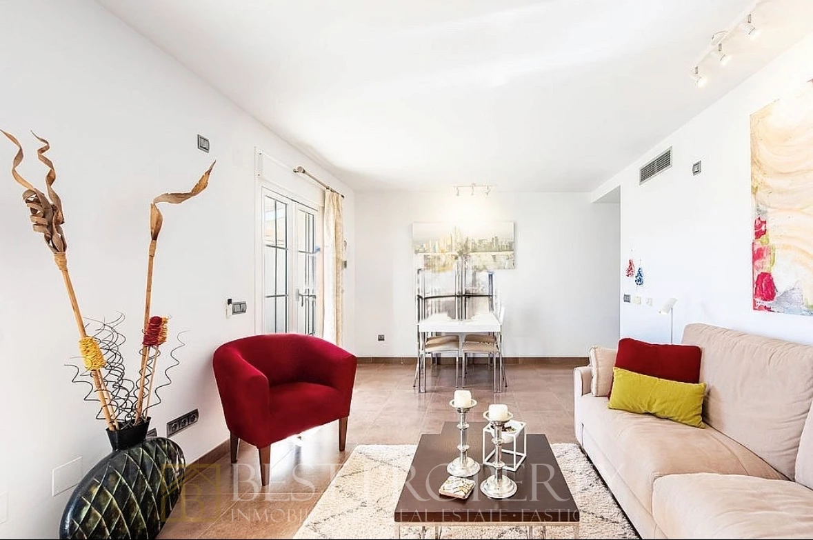 Luxury penthouse Plaza España Nerja - Image 9