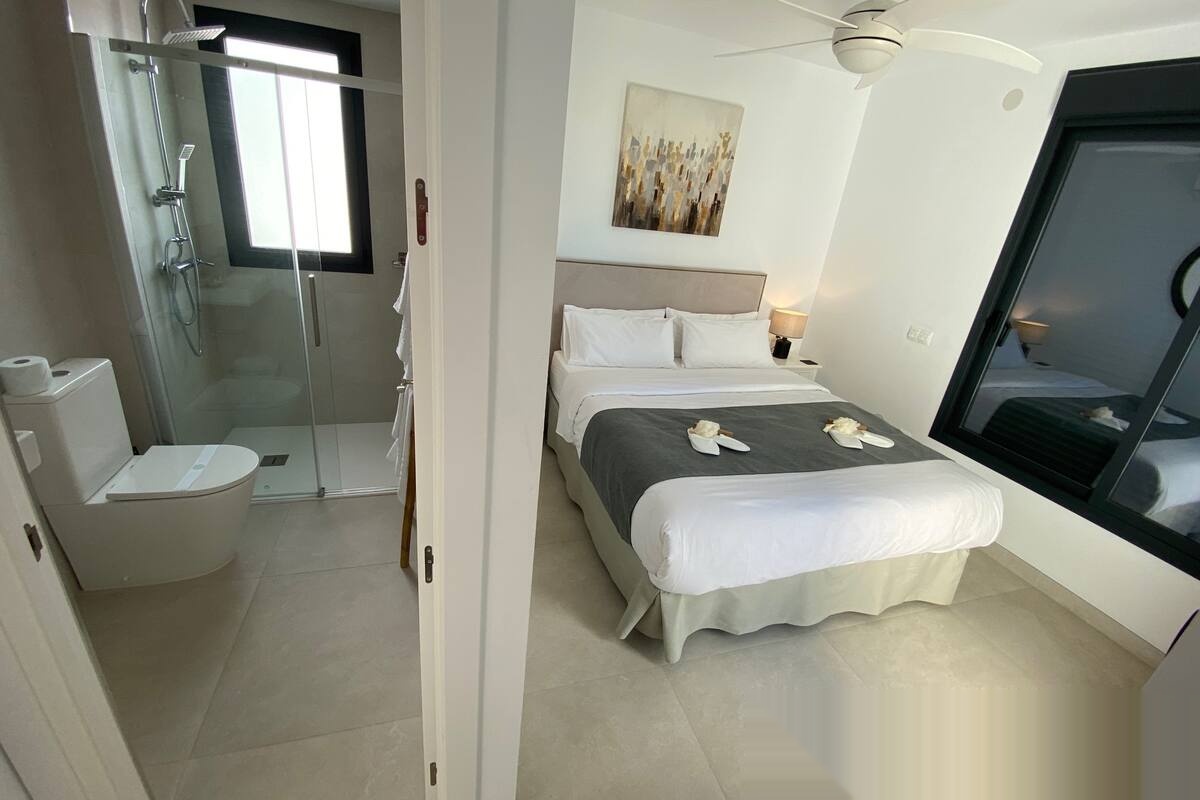 Master bedroom with en-suite bathroom
