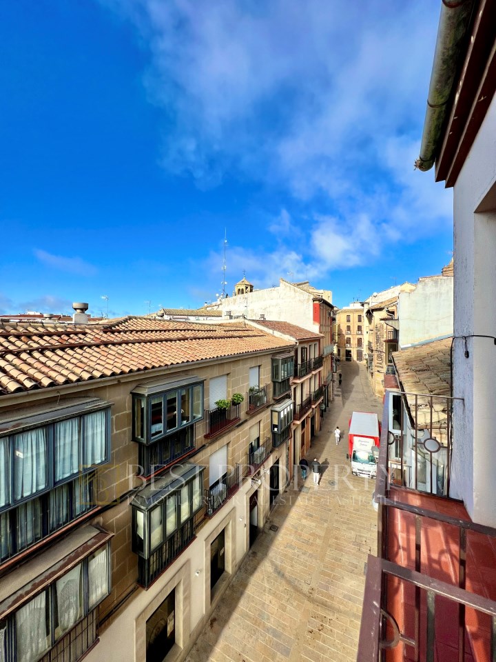 1-bedroom apartment for long-term rent on Calle Real, Úbeda - 2